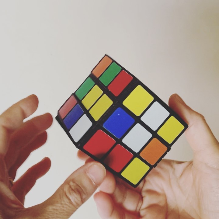 This #rubikscube may be regulation size, but it’s not exactly standard! Come by #fadmarket this weekend, December 4-5 so you can see for yourself how much easier this #paperpuzzle is to solve than the original. Or if you can’t make it to 190 Court Street in Brooklyn, click on product link to order yours online (there’s also a DIY PDF #download version available, but you won’t be able to print it on the gorgeous black cardstock). See you soon @fadmarket !

🎁 December 4+5
⏰ 11am-6pm
📍 St Paul’s Church, 190 Court Street, Brooklyn NY
😷 Proof of vaccination required for all people over 12, and face masks covering must be worn.