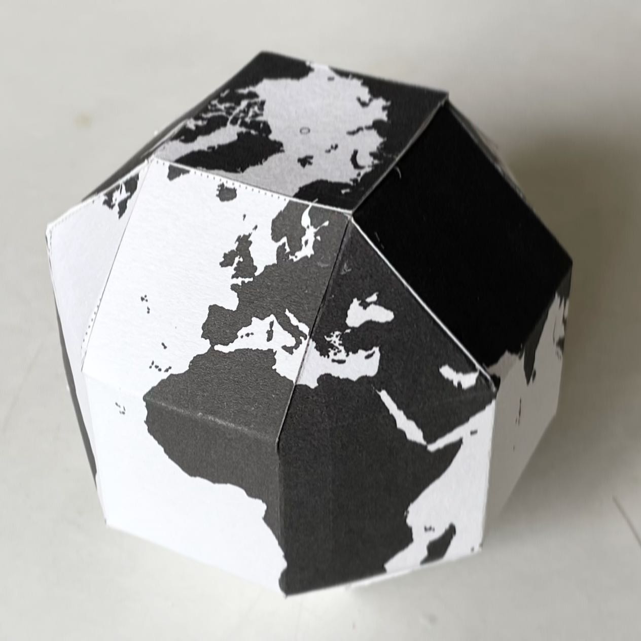 Add this #Rhombicuboctahedron to your collection of geometric 🌍 #download the #printable #globe  #template and make it now. The world is a small place… ♥️ 🇺🇦

⚠️ Link to product seems to be broken… if you can’t click on it go to @makepopupcards website (on profile) and click on “recent” tab.